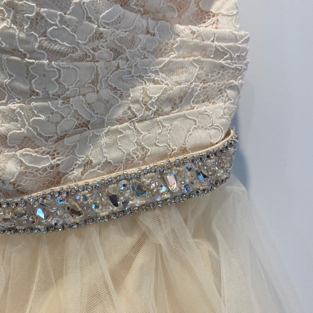 Morilee Beautiful off white formal lace dress - Picture 2 of 5